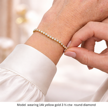 Lab-Grown Diamond Tennis Bracelet in Solid Gold