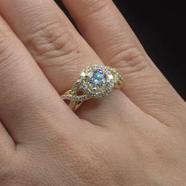 Round Halo Engagement Ring with Lab-Grown Diamond